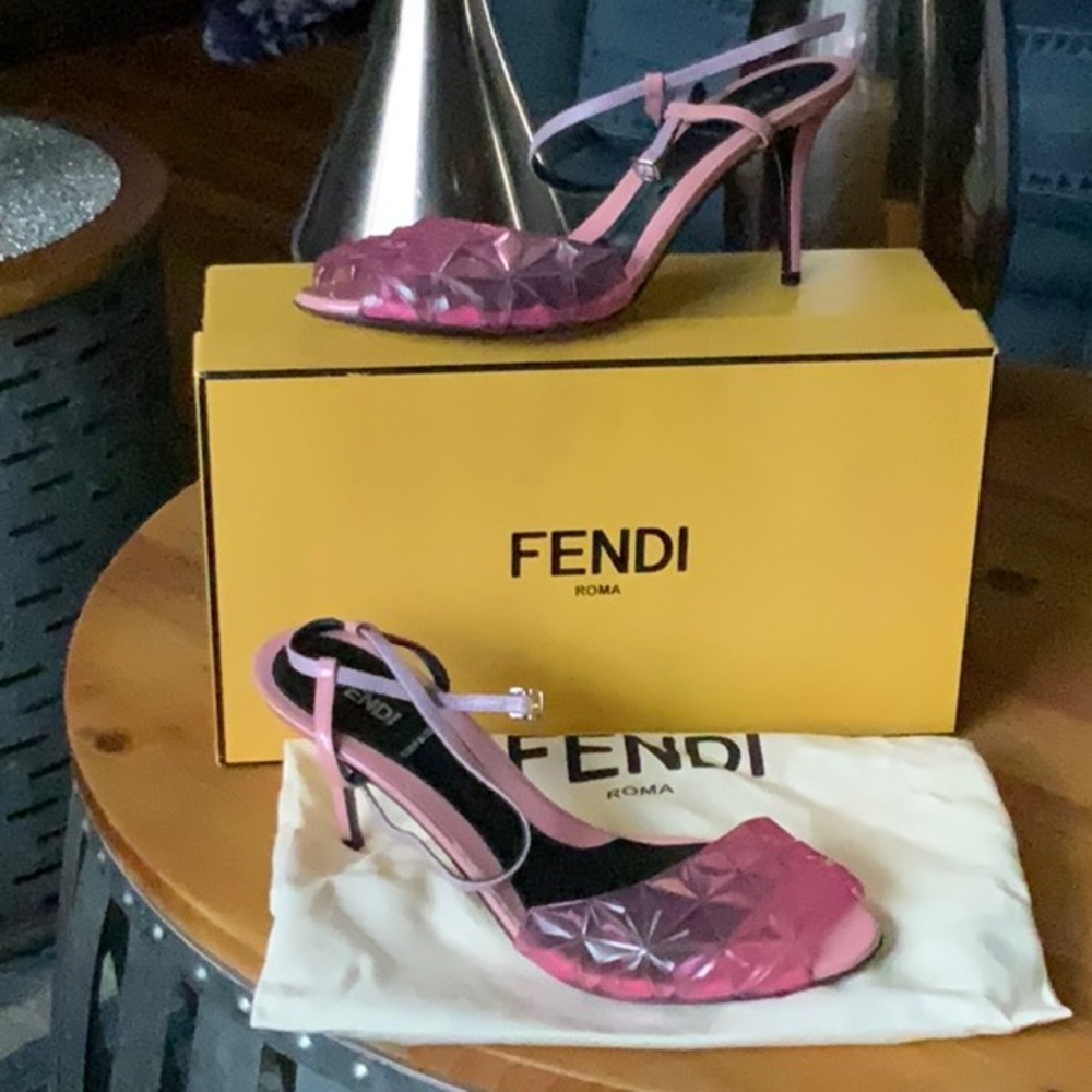 FENDI: Pink heels